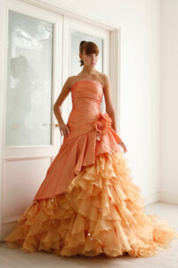 二次会・演奏会にオレンジ色のカラードレス　【A1362】