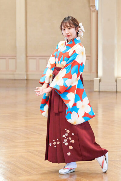 着物　M-45 ￥22,000 袴　K-4 ￥13,200