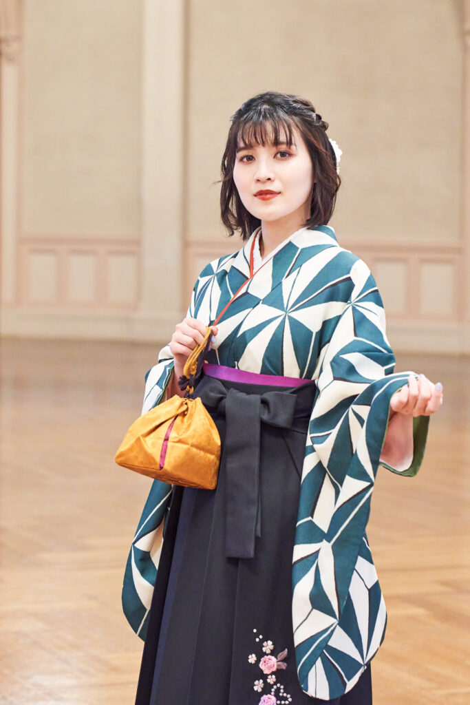 幾何学模様　グリーンの袴着物