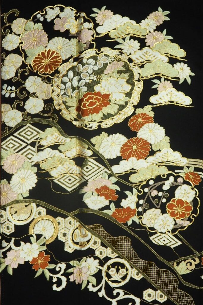 最高級品 相良手刺繍の黒留袖 Mサイズ【tm50477m】