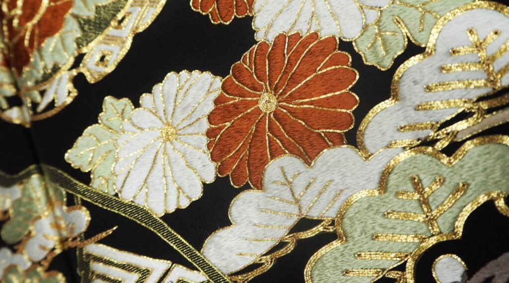 最高級品 相良手刺繍の黒留袖 Mサイズ【tm50477m】