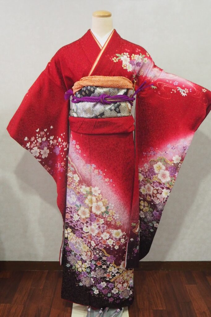 桜が舞い散る 真っ赤で華やかな成人式 レンタル振袖【hur05】